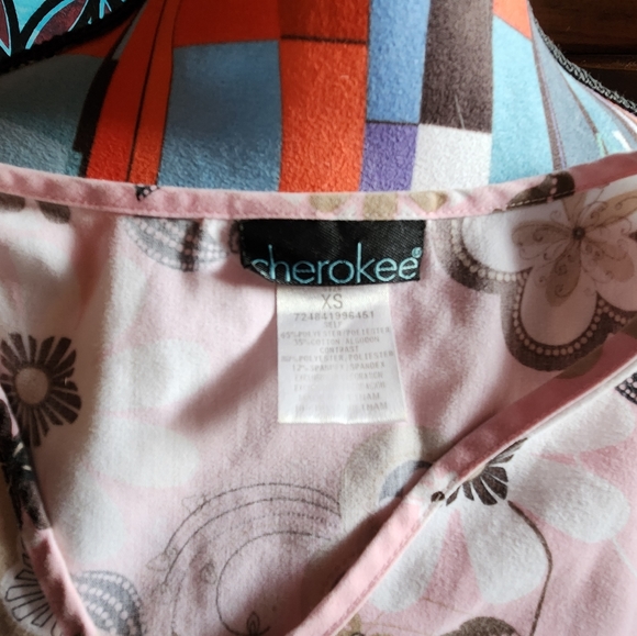 Cherokee Scrubs - Picture 4 of 4